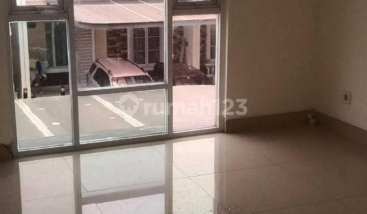 Disewakan Rumah 2 Lantai Siap Huni, Di Jgc , Baru Dicat Ulang, Rapih***meida