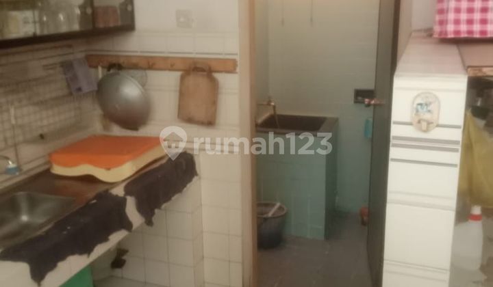 Dijual Rumah Lokasi Senen,Siap Huni, Hadap Barat Laut**Christie 2