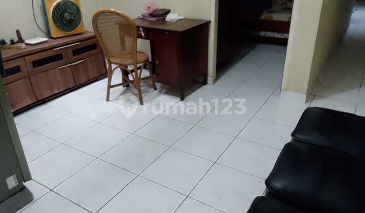 Dijual Rumah di Kali Baru Timur , SHM, Hadap Selatan , 2 Kamar Tidur***Meida