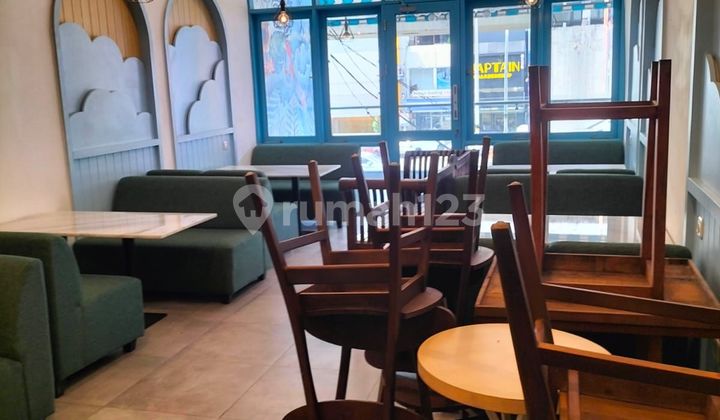 Ruko 5 lantai di Jl Raya Boulevard, ex Cafe, Siap Pakai, Bersih, Terawat   * Lily