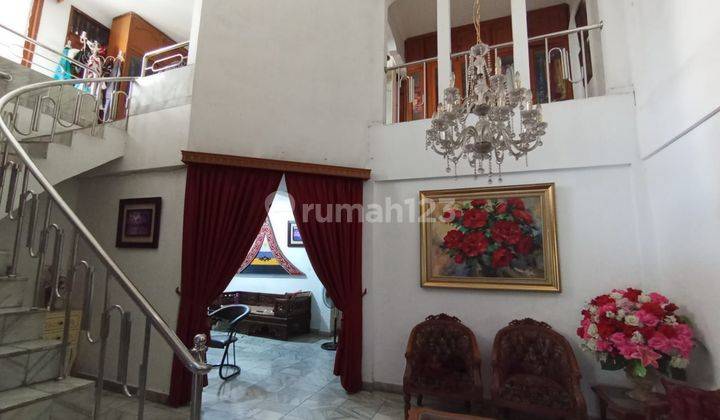 DiJual Rumah 2 Lantai, Siap Huni, Cantik, Klasik, Bisa Buat Usaha Kos2 an, Di Musik Raya      * Djauhari 2