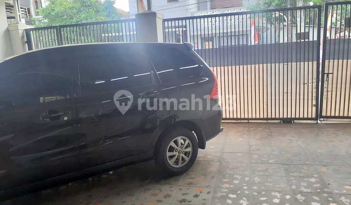 Price Drop !! For Sale 2-Story House in Taman Harapan Baru Bekasi, SHM, Ready to Occupy, Neat, Row 3rd Street **wiwin