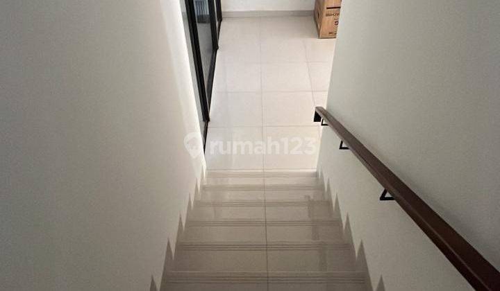 Disewakan Rumah Baru, 2 Lantaiplus Attic Room, Di Jgc, Cluster Westeria      ** Josh 2