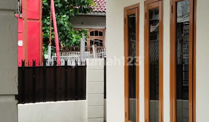 For Rent/ For Sale 2-Story House Located in Kayu Barat, East Jakarta, Move-in Ready, Freehold Certificate**Obbie 2