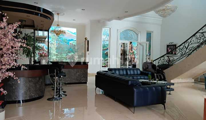For Quick Sale, Luxurious 2 1/2 Story House, In Villa Gading Indah, 4+2 Bedrooms, SHM, Ready to Occupy, Clean, Well-Maintained ** Mel