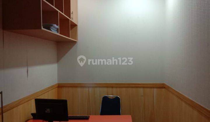 Dijual Cepat!! Ruko 2 Lantai, Full Furnished, Lokasi Strategis, Hadap Timur    **rizkia 2