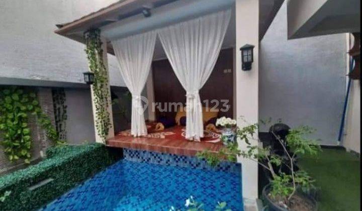 Rumah Jagakarsa dengan kolam renang siap huni dekat akses tol 2