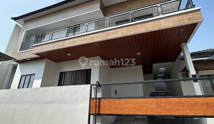 Rumah cantik 2 Lantai SHM non cluster baru 1