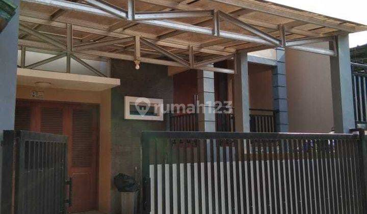 Rumah 2,5 Lantai di Jalan swadaya SHM Bagus 1