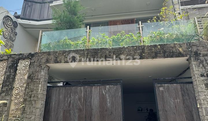 For Sale Ready-to-Occupy House Strategic Location In Sedap Malam Denpasar 1