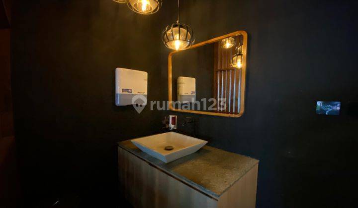 Overkontrak Restoran Furnished Di Jalan Raya Semat Berawa 2