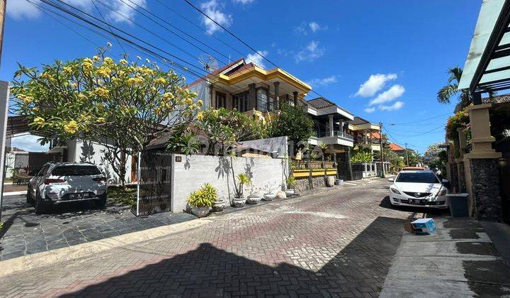 House for sale with One Gate System, Beautiful and Comfortable Environment in Imam Bonjol Denpasar  1