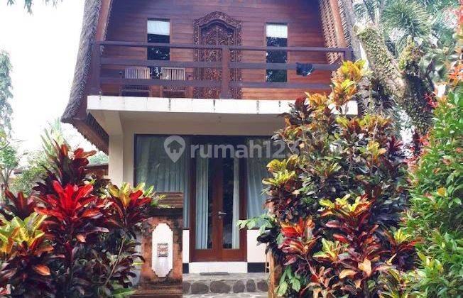 Villa Jual Dengan Bangunan Lumbung Yang Unik Dan Pemandangan Pedesaan Yang Asri di Ubud Gianyar  1