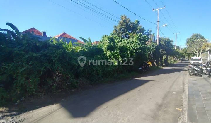 Land for sale in strategic location on Jalan Moh Yamin Renon  1