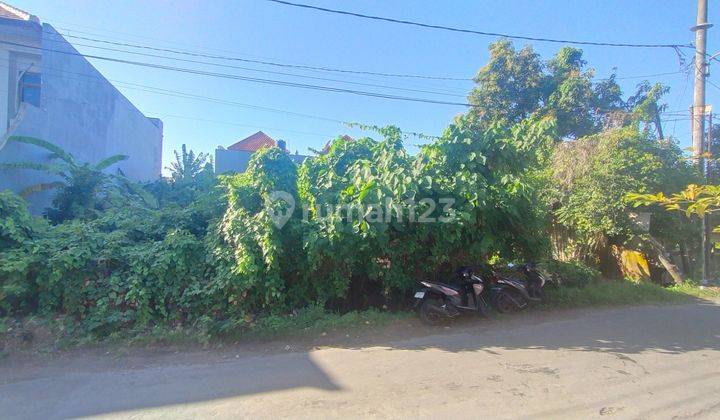 Land for sale in strategic location on Jalan Moh Yamin Renon  2