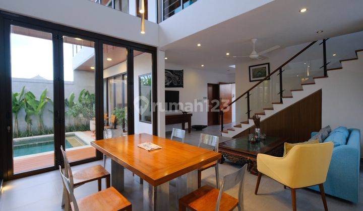 VILLA JUAL LOKASI STRATEGIS PERUMAHAN ONE GATE SYSTEM DI SEMINYAK KUTA 1