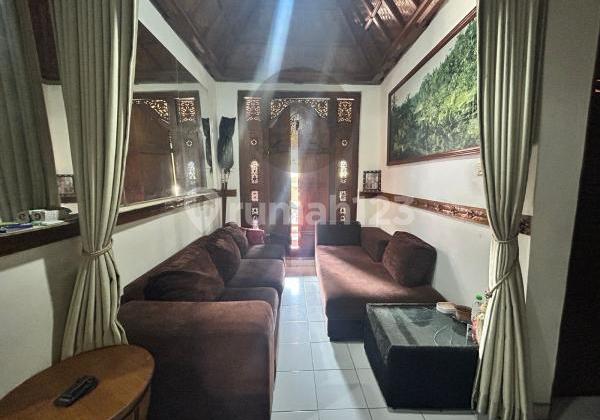 Comfortable Living in Denpasar Barat Area, Located In Residential Area, Close to Main Road of Gatot Subroto Barat