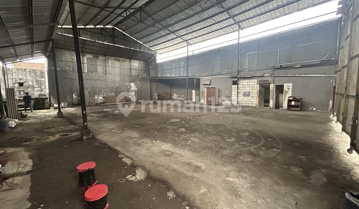 Warehouse for Rent in a Strategic Location on East Gatot Subroto Main Road Warehouse for Rent in a Strategic Location on East Gatot Subroto Main Road