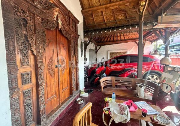 Comfortable Living in West Denpasar Area, Situated in a Residential Area, Close to the Main Road of Gatot Subroto Barat. 2