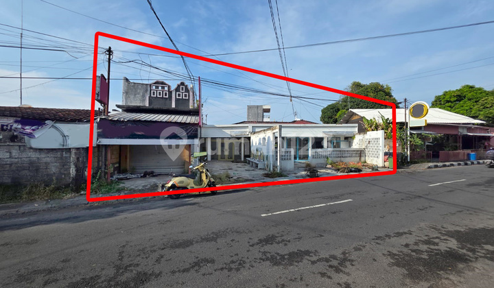 A strategic commercial property for sale in the tourist area of Sanur.