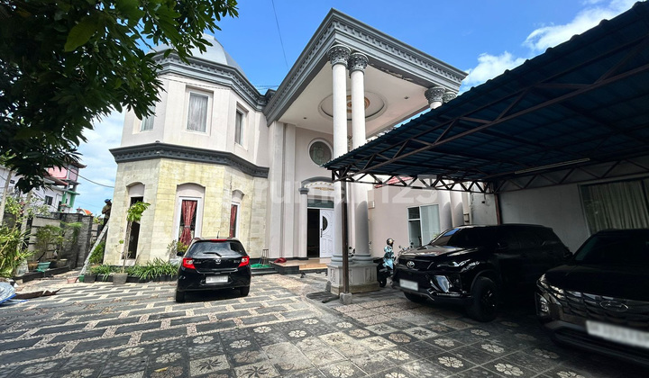 dijual rumah super exclusive lokasi strategis di jalan utama merdeka raya kuta cocok untuk hunian 