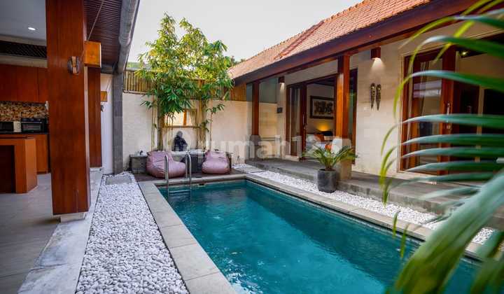 Villa For Lease: Experience The Tropical Lifestyle In One Of Bali's Most Popular Areas! This Charming Villa Is Perfect For Long-Term Living, Just Minutes Away From Berawa Beach, Trendy Cafés, And Canggu's Best Dining Spots.