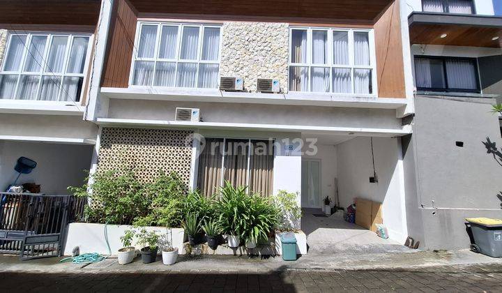 Villa Sewa Minimalis Modern di Tumbak Bayuh lokasi strategis dekat dengan canggu  1