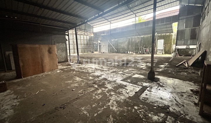 Warehouse for Rent in a Strategic Location on East Gatot Subroto Main Road Warehouse for Rent in a Strategic Location on East Gatot Subroto Main Road
