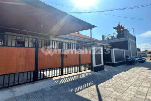 Baru! Rumah di Kawasan Denpasar Selatan, Semi Furnished, di Area Perumahan, Dekat dengan Taman Renon, Plaza Renon dan Sanur.
New! House in South Denpasar Area, Semi Furnished, In Residential Area, Close to Renon Park, Plaza Renon and Sanur. Baru! Rumah di Kawasan Denpasar Selatan, Semi Furnished, di Area Perumahan, Dekat dengan Taman Renon, Plaza Renon dan Sanur.
New! House in South Denpasar Area, Semi Furnished, In Residential Area, Close to Renon Park, Plaza Renon and Sanur.