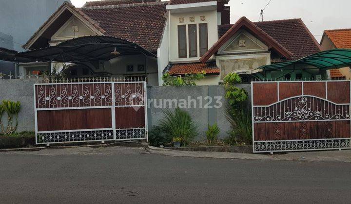 Minimalist 2-Storey House for Sale in Gunung Catur Gatsu Barat, West Denpasar 1