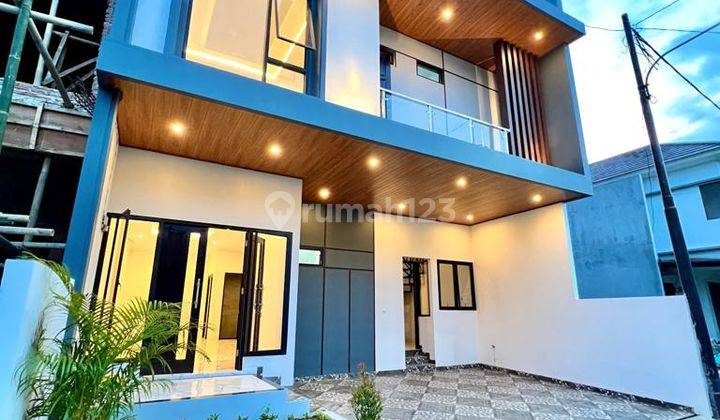 RUMAH MINIMALIS MODEREN 2 LANTAI +ROOFTOP DALAM CLUSTER 2