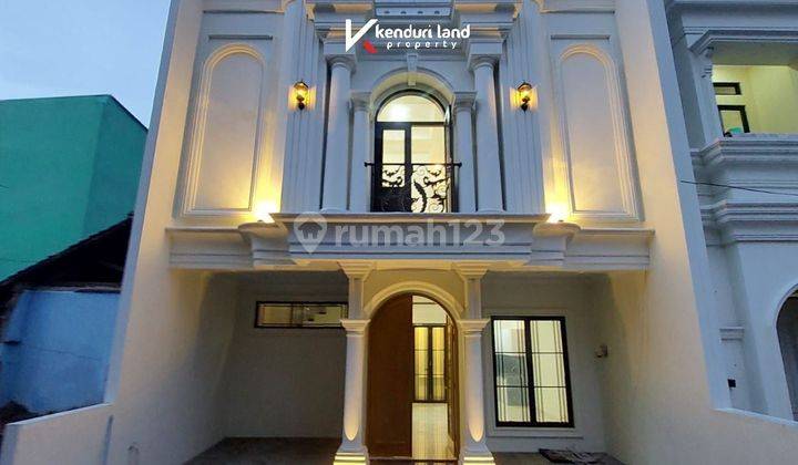 House Cassic Victorian Dalam Cluster 1