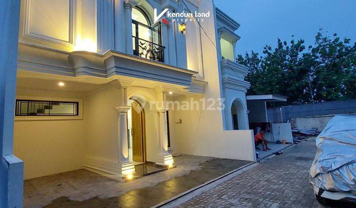 House Cassic Victorian Dalam Cluster 2