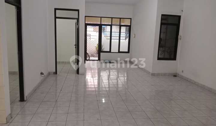 Duri Kosambi, West Jakarta.. For Rent: 2-Story House, East-Facing, Minimum Lease 2 Years, Deposit 5 Million, Street Row 2 Cars, 1 Laundry Area, Monthly Maintenance Fee 150k, PLN 2200 Ampere, PAM Water. Duri Kosambi, West Jakarta.. For Rent: 2-Story House, East-Facing, Minimum Lease 2 Years, Deposit 5 Million, Street Row 2 Cars, 1 Laundry Area, Monthly Maintenance Fee 150k, PLN 2200 Ampere, PAM Water.