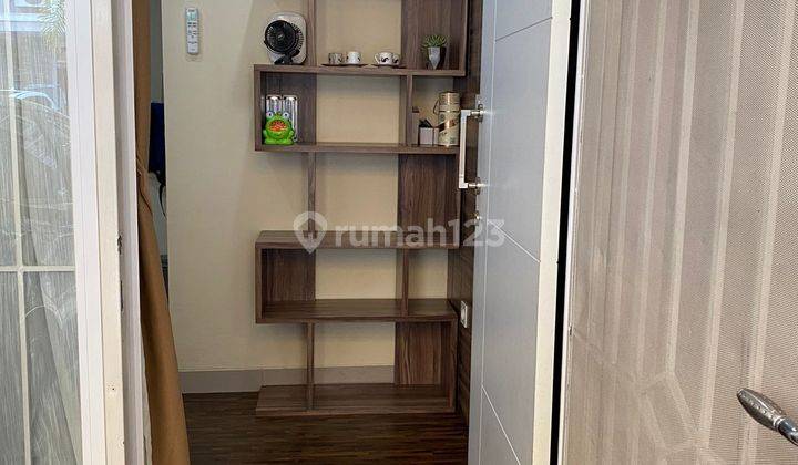 Dijual Rumah 2 Lantai, Row Jalan 2 Mobil, Hadap Timur Laut, Furnish, Listrik 3500w, PPJB di Palm Blossom, Taman Surya, Pegadungan, Kalideres, Jakarta Barat 2