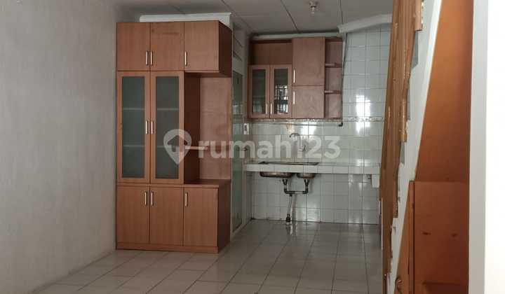 Block A Firefighter, Palm Garden, West Jakarta.. For Rent 2.5 Story House, Ready Early November, Piped Water Supply. 2