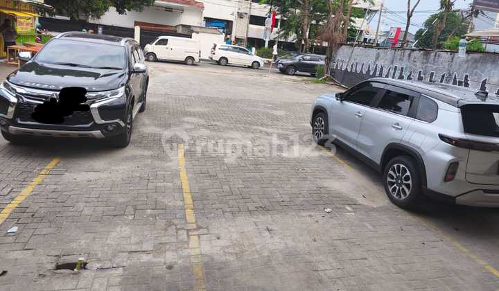 Srengseng, Kembangan, West Jakarta.. For Rent: 3.5-Story Shop House, Empty Land at the Back 5x10m2, Jet Pump Water, 4400w Electricity. 2