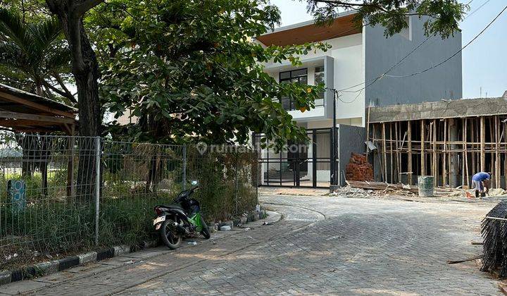 Jual Tanah Atau Kavling Hadap Barat Lokasi Dalam Cluster di Taman Surya 5, Jakarta Barat 2