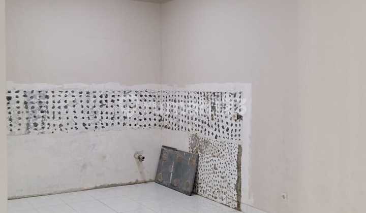 Citra 2, Jakbar..Disewa Rumah 1.25 Lt, Minimal Sewa 2 Thn, Deposit 10 utk WNI, Deposit 20jt utk WNA, Renov, Siap Huni, Jln Boulevard, Row Jln 3 Mbl, Listrik 3300w, AIr WTP atau PAM. 2