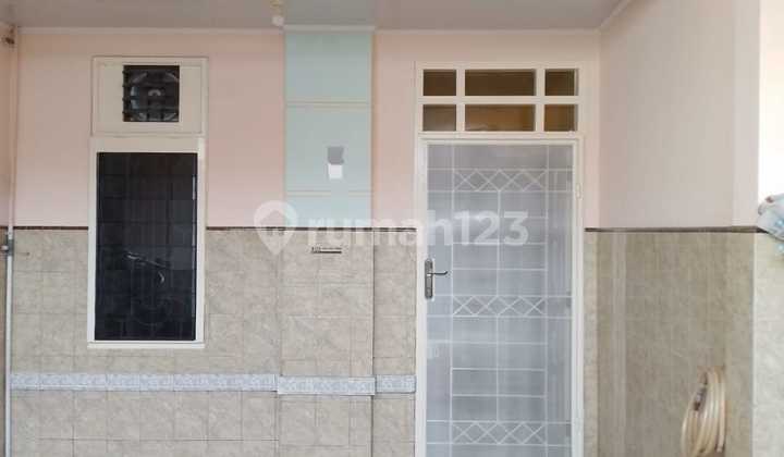 Taman Palem, Jakbar..Disewa Rumah 2.75 LT, Blok Bagus dan Tidak Banjir, Sewa 1 Thn 52Jt, Sewa 2 Thn 94Jt, Row Jalan 2 Mobil, Listrik 2200W, Air Pam. 2