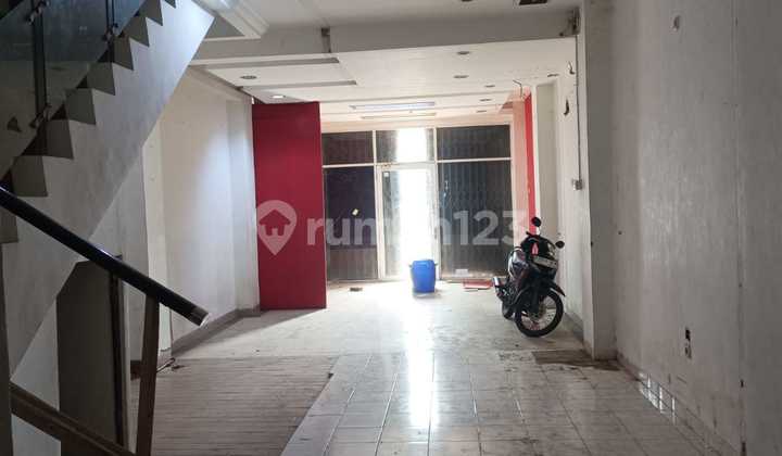 Dekat Cbd, Cengkareng, Jakbar..Disewa Ruko 3 Lt, Listrik 3500W, Air Pam.-Kur Dekat Cbd, Cengkareng, Jakbar..Disewa Ruko 3 Lt, Listrik 3500W, Air Pam.-Kur