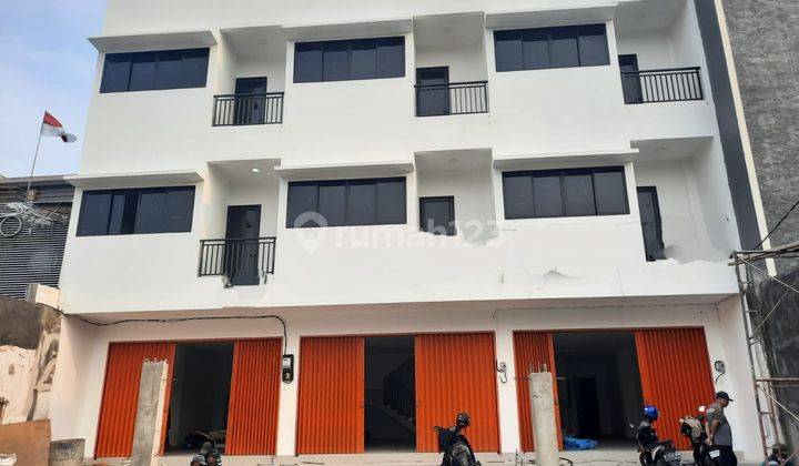 Disewakan Ruko Baru 3 Unit 3.5Lt Pinggir Jalan Raya Taman Cosmos  2