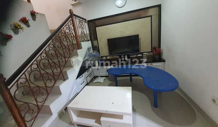 Angel Residence, Kalideres, West Jakarta.. For Rent: 2-Story House, with Swimming Pool, WTP Water.-S1l