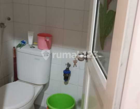 Taman Palem Blok A Pemadam, Jakbar..Disewa Rumah 2 Lt, Hadap Timur Laut, Row Jln 2 Mbl, Listrik 2200w Abudemen, Air PAM. 2