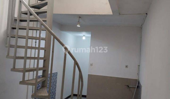 Disewakan Rumah 2 Lantai Posisi Boulevard Bs Utk Kantor Dan Sdh Renov di Taman Aries, Jakbar 2