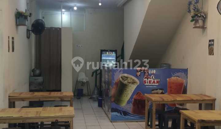 Taman Surya 3, Pegadungan, Kalideres, West Jakarta.. For Rent: 3-Storey Shop House, Roadside, Deposit 15 Million.-V.4lk7