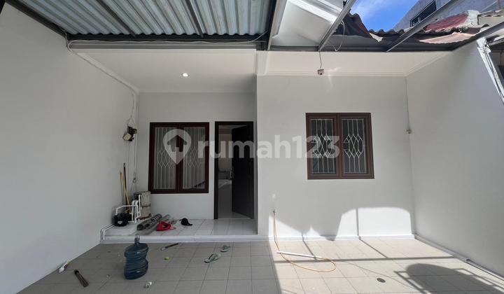 Kresek Indah, Duri Kosambi, West Jakarta.. For Rent: 1-Story House, Move-In Ready, 10 Million Deposit, Fully Renovated, Southeast-Facing, 2200w Electricity, Piped Water and Well Water. 1
