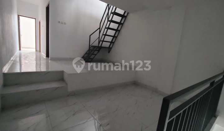 Taman Palem Lestari Blok E - 3.5 Lantai - Bangunan Baru - SHM - Bagus - Blok Tidak Banjir 2