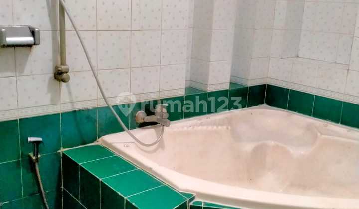 Citra 2 Ext, Pegadungan, Kalideres, West Jakarta.. For Rent: Move-in Ready House, 1.5 Floors, Net Price, Second Floor Still Wooden, Piped Water.-Doy