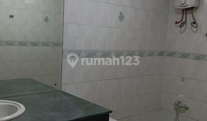 Citra 2, Jakbar..Disewa Rumah 1.25 Lt, Minimal Sewa 2 Thn, Deposit 10 utk WNI, Deposit 20jt utk WNA, Renov, Siap Huni, Jln Boulevard, Row Jln 3 Mbl, Listrik 3300w, AIr WTP atau PAM. Citra 2, Jakbar..Disewa Rumah 1.25 Lt, Minimal Sewa 2 Thn, Deposit 10 utk WNI, Deposit 20jt utk WNA, Renov, Siap Huni, Jln Boulevard, Row Jln 3 Mbl, Listrik 3300w, AIr WTP atau PAM.